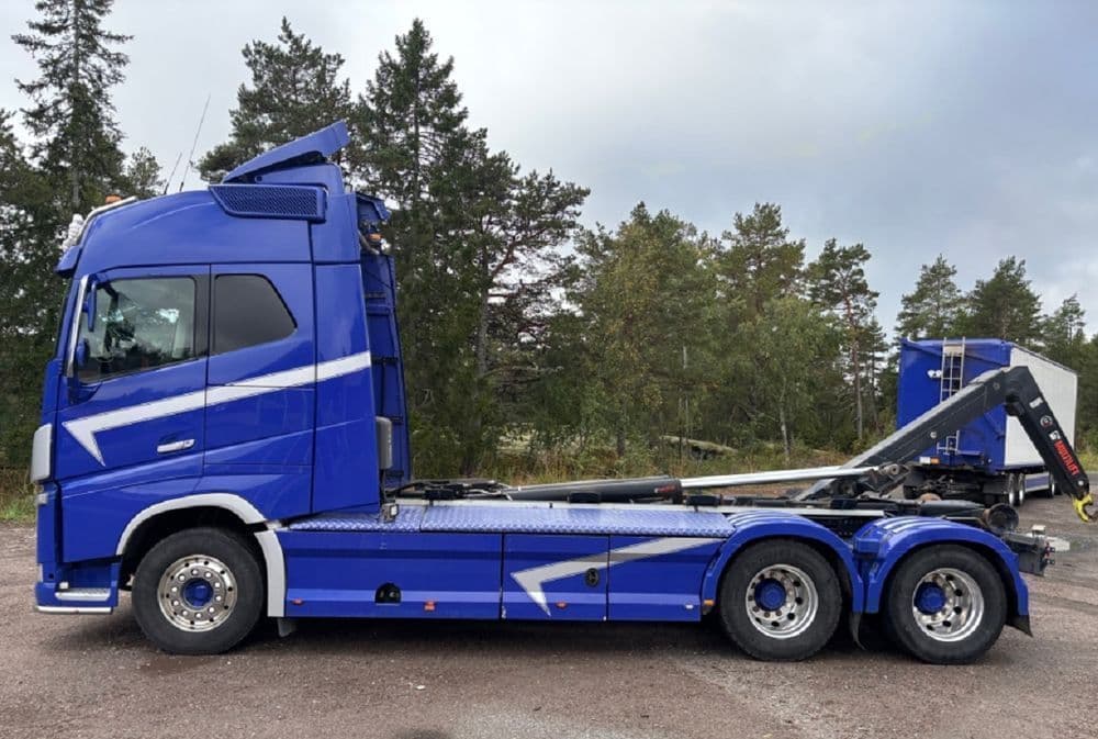 Volvo FH 550 6x4 nosič kontejneru