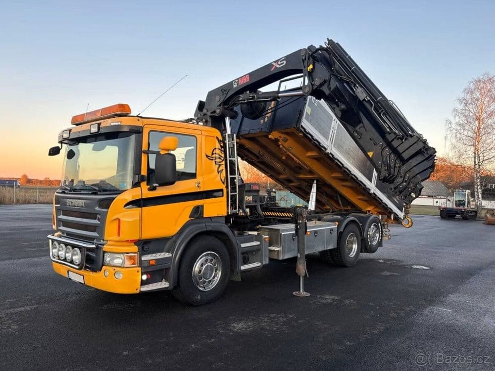 Scania P360 6x2 sklápěč s hydraulickou rukou