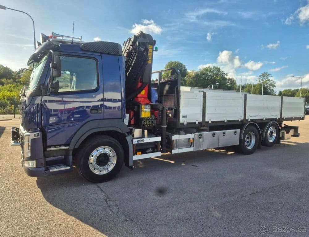 Volvo FM370 6x2 valník s hydraulickou rukou
